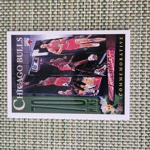 Michael Jordan and the Chicago Bulls Commemorative Card